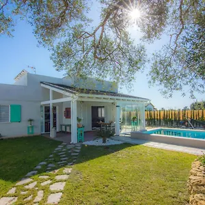 Casa Autosustentable Con Piscina, Huvagondili Сasa de vacaciones